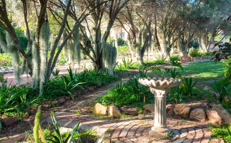 5 Bedroom Property for Sale in Uniondale Western Cape